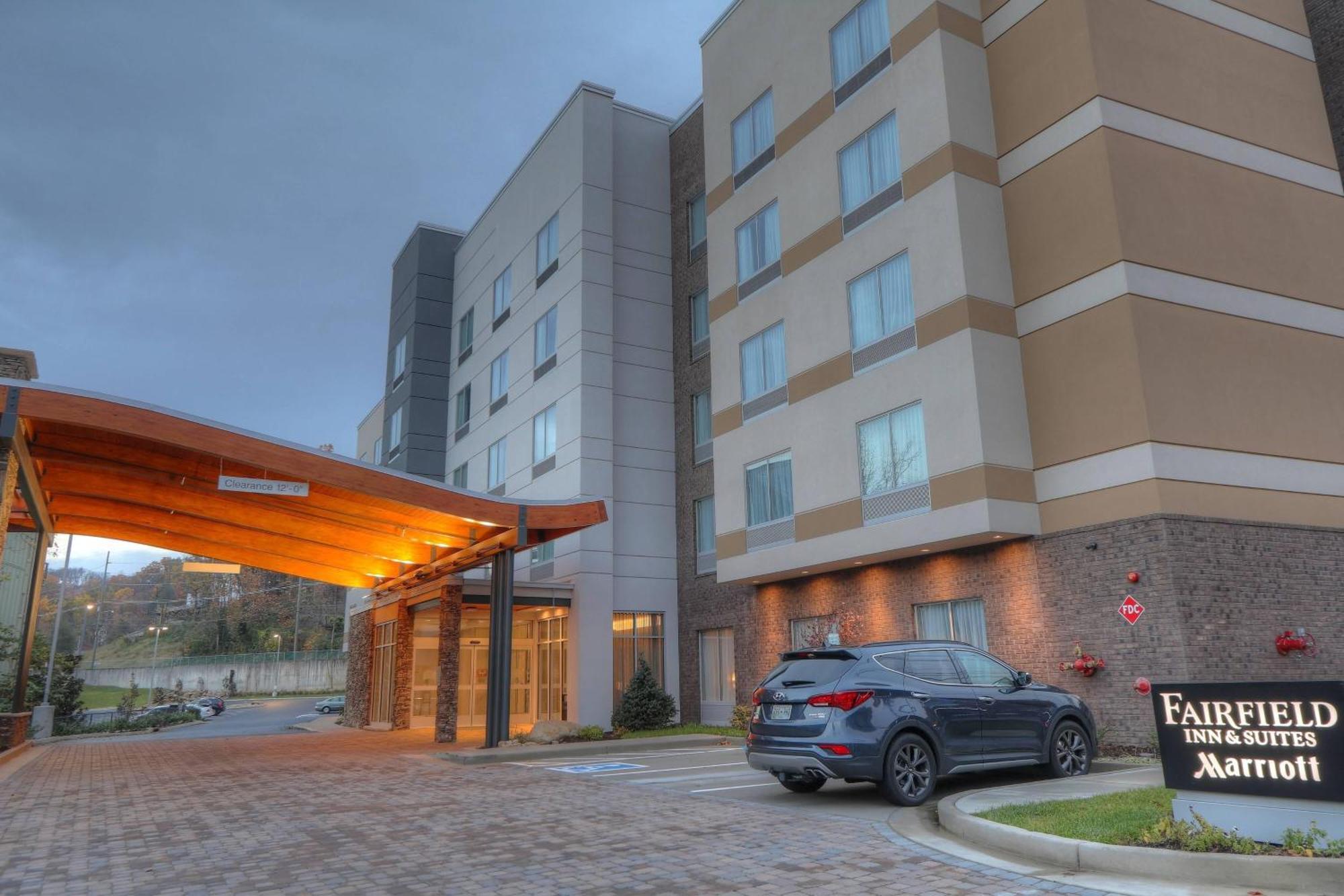 Fairfield Inn & Suites By Marriott Gatlinburg Downtown Exterior photo